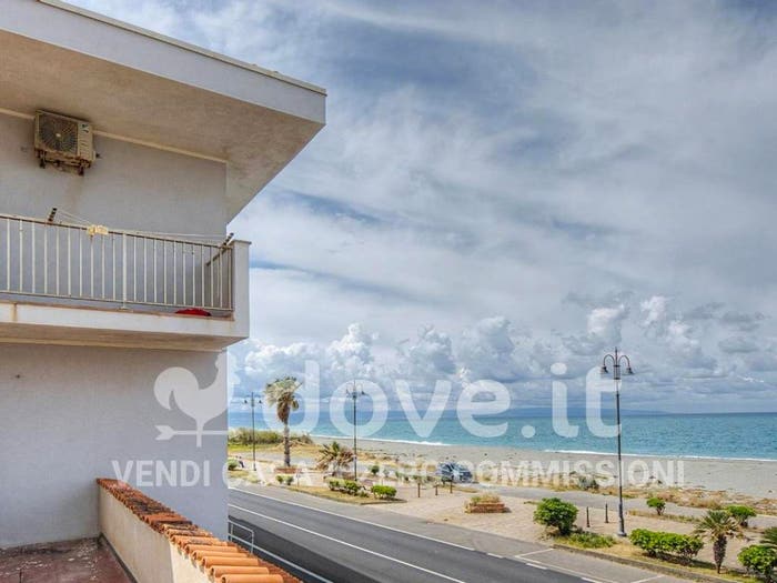 Appartamento con 6 locali in vendita in Via Amerigo Vespucci, Lenzi, Gizzeria