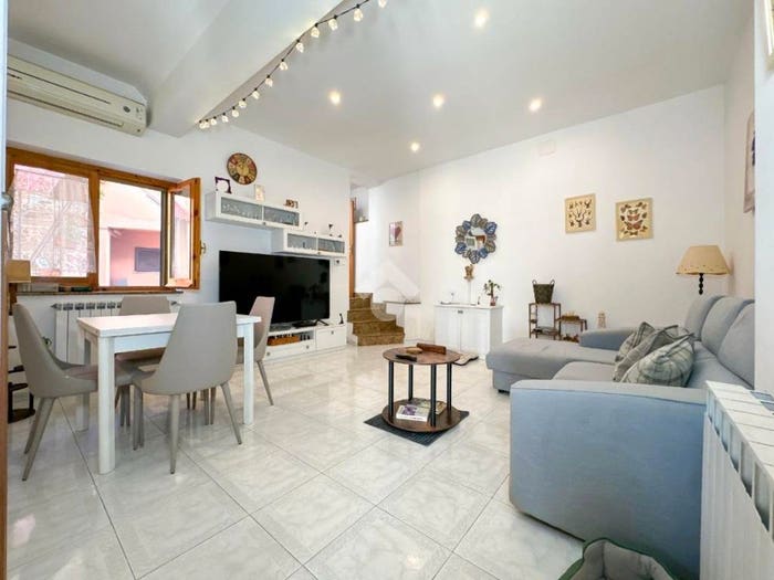 Appartamento con 6 locali in vendita in Via Tuscolo, Montecompatri, Monte Compatri