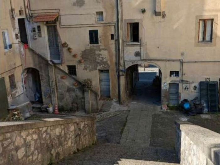 Appartamento con 6 locali in vendita in Via Tilli, Centro, Castelfiorentino