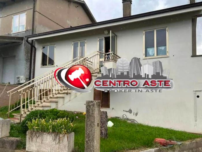 Appartamento con 6 locali in vendita in Via Arnaldo Merlini Merlini PU Italia, Terre Roveresche