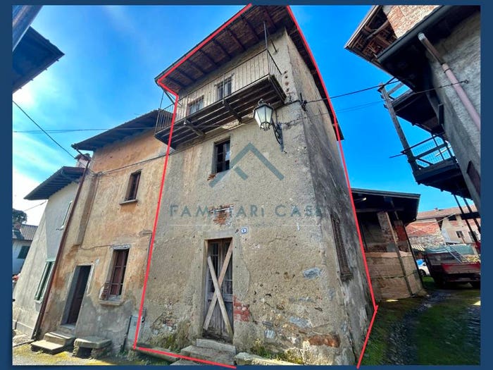Casa trilocale in vendita in Via Monte Grappa, Cazzago Brabbia
