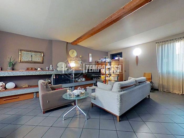 Appartamento trilocale in vendita in Via XXV Aprile, Macherio