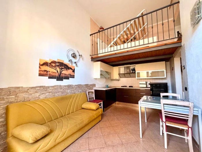 Appartamento trilocale in vendita in Via Chiesa Vecchia, Centro, Albenga