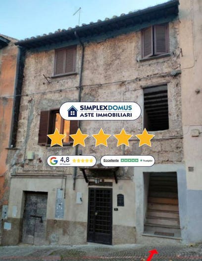 Appartamento trilocale in vendita in Via Di Porta Vecchia, Centro, Sutri