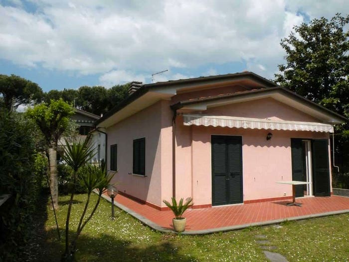 Casa quadrilocale in vendita in via volta, Vittoria Apuana, Forte dei Marmi