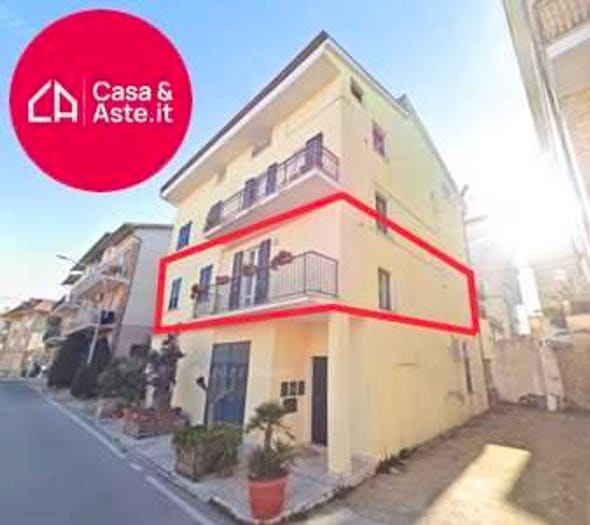Appartamento con 6 locali in vendita in Via Alessandro Manzoni, Centro, Montegranaro