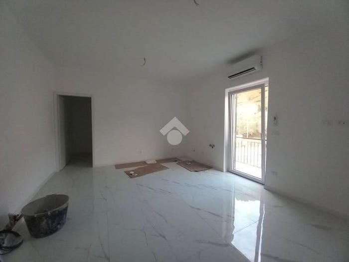 Appartamento trilocale in vendita in Via SS, Borgonovo, Mezzanego