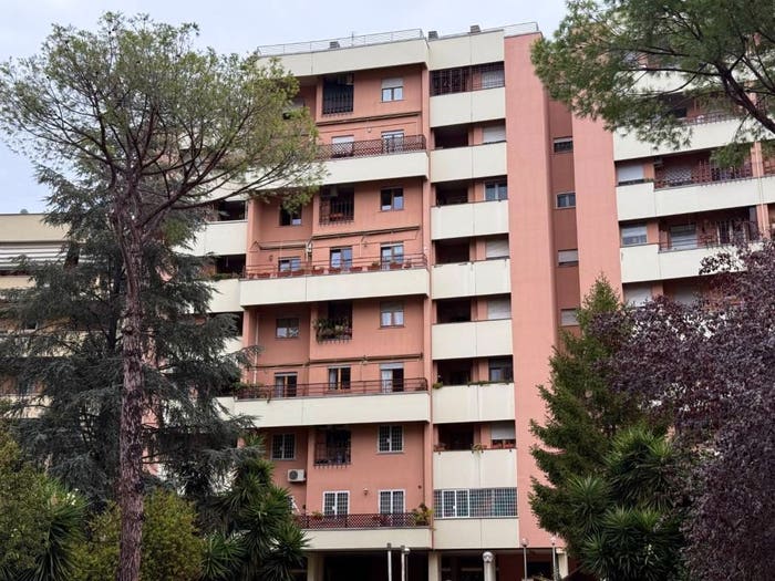 Appartamento con 6 locali in vendita in Via Vitaliano Rotellini, Tor de' Cenci, Roma