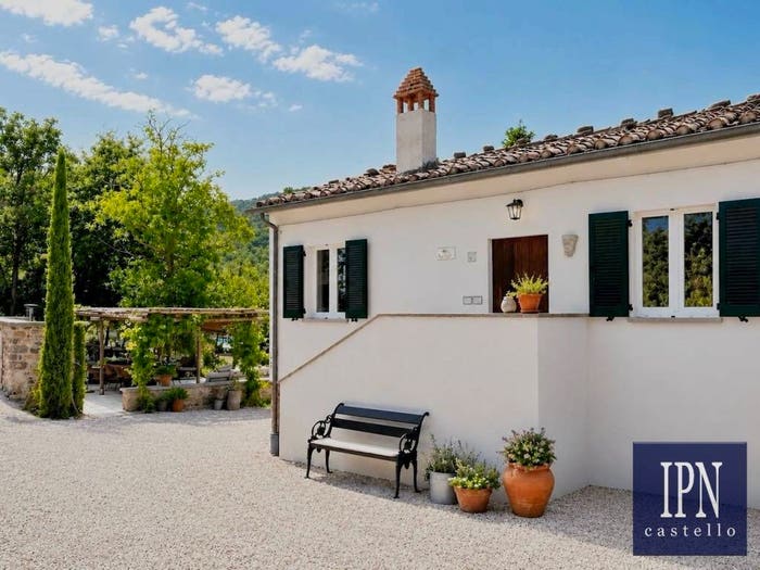 Casa con 6 locali in vendita in Via San Martino, Lisciano Niccone