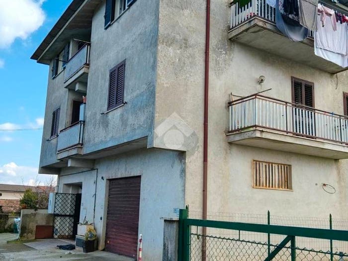 Appartamento trilocale in vendita in Via IV novembre, Centro, Lariano