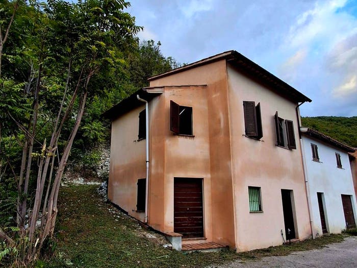 Casa bilocale in vendita in Località Tesina, Ponte Santa Lucia Colfiorito Annifo, Foligno