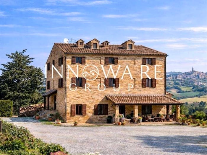 Appartamento con 6 locali in vendita in Contrada Cervanello, Macerata