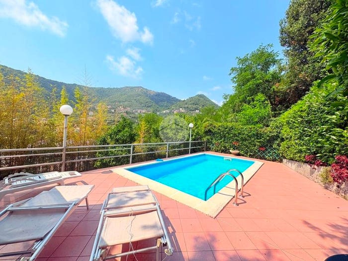 Casa con 6 locali in vendita in Via di Pomata, San Desiderio, Genova