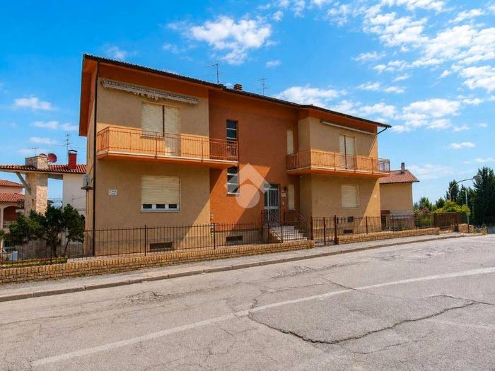 Appartamento con 5 locali in vendita in Via Tonnini, Centro, Loreto