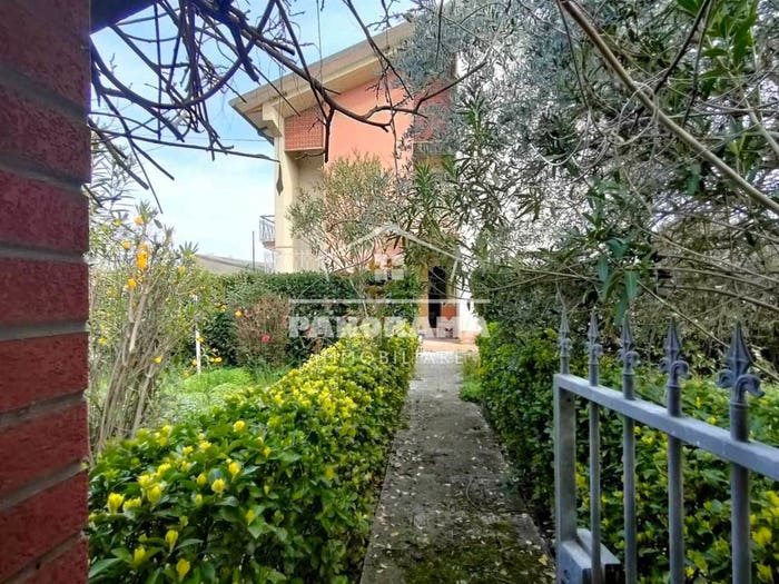 Casa con 6 locali in vendita in Via Ravarino, Casalecchio, Rimini