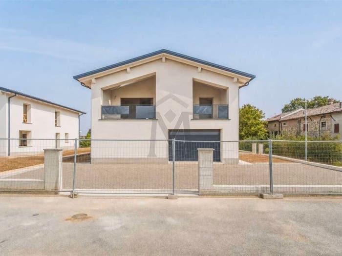 Casa con 6 locali in vendita in VIA GAETANO CHIERICI, Albinea