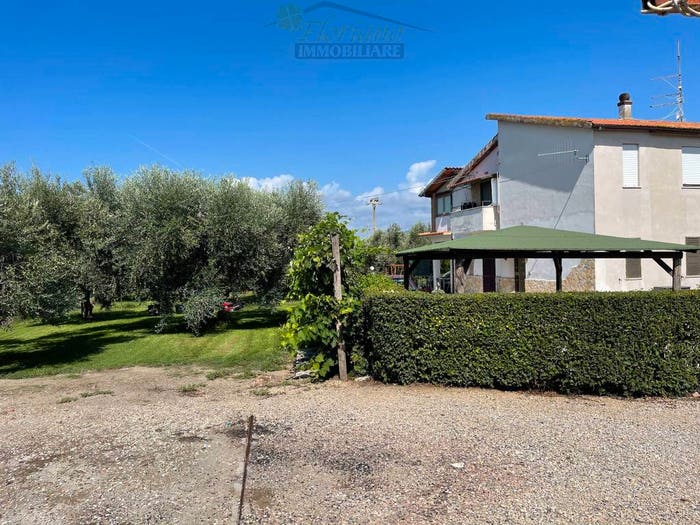 Appartamento quadrilocale in vendita in Strada Provinciale Pescia Romana, Montalto di Castro