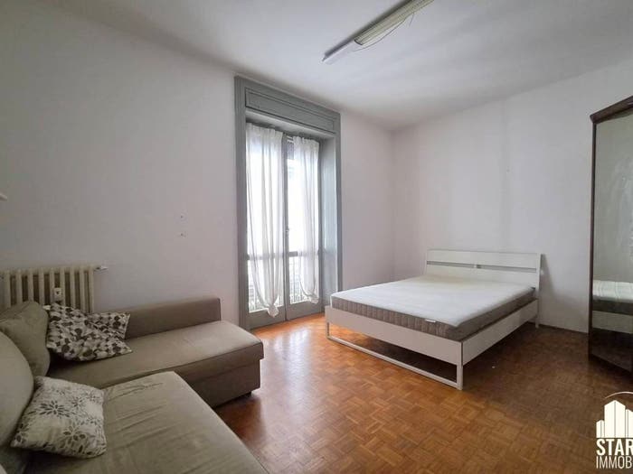 Appartamento quadrilocale in vendita in Piazzale Antonio Cantore, Corso Genova, Milano