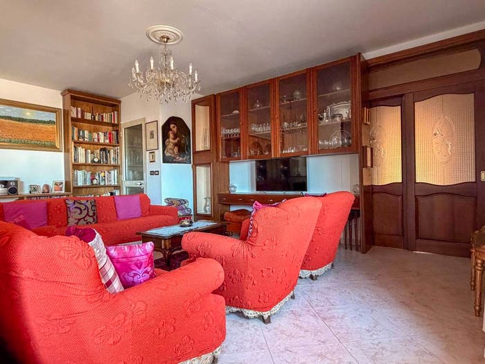 Appartamento con 6 locali in vendita in Via Galileo Galilei, Centro, Siniscola