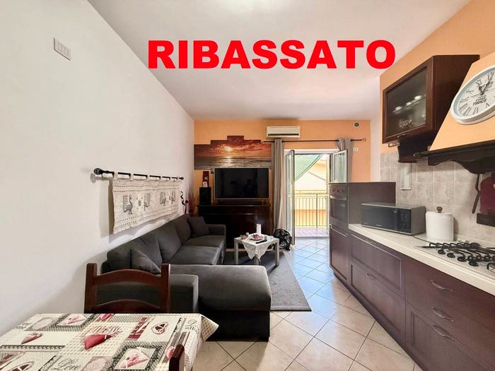 Appartamento trilocale in vendita in Via di Pratolungo Casilino, Borghesiana, Roma