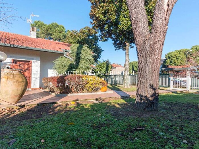 Casa con 5 locali in vendita in Via dell'Oceano, Centro, Nerviano