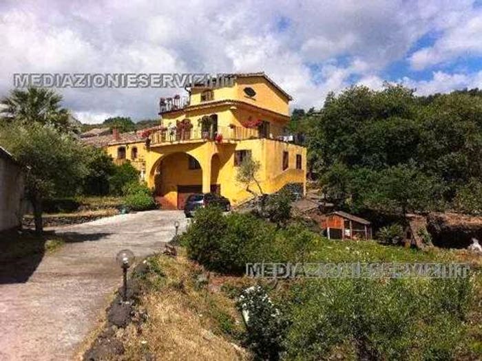Appartamento con 6 locali in vendita in Mascali