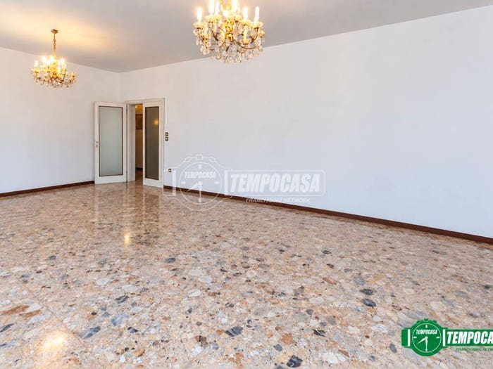Appartamento quadrilocale in vendita in Via Pietro Paleocapa, Stazione, Bergamo