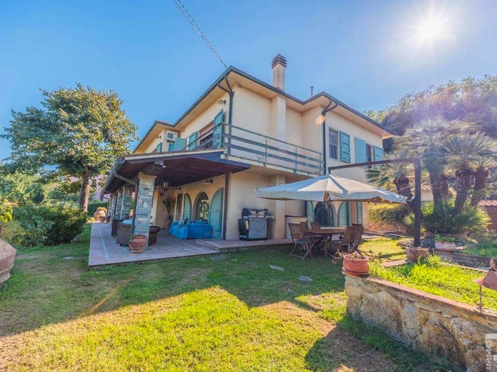 Casa con 6 locali in vendita in Via Valleregli, Fauglia
