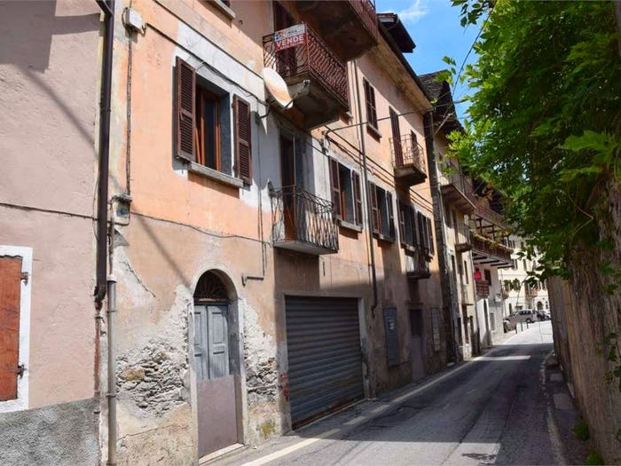 Casa con 6 locali in vendita in via Barzona, Pontegrande, Bannio Anzino