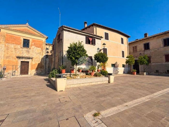 Appartamento bilocale in vendita in Piazza Guglielmo Marconi, Centro, Fara in Sabina
