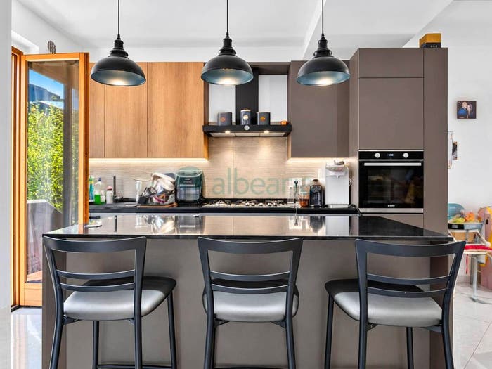 Casa con 6 locali in vendita in Scarlino Scalo, Scarlino