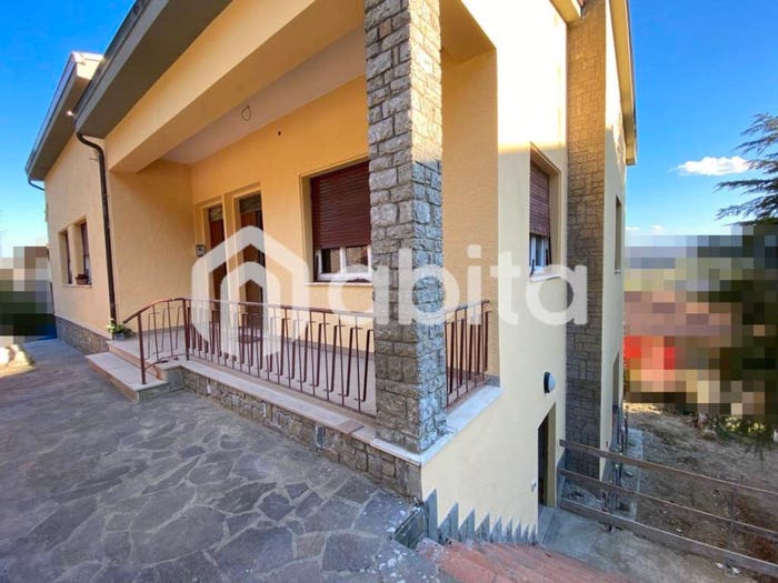 Casa con 6 locali in vendita in Laterina Pergine Valdarno