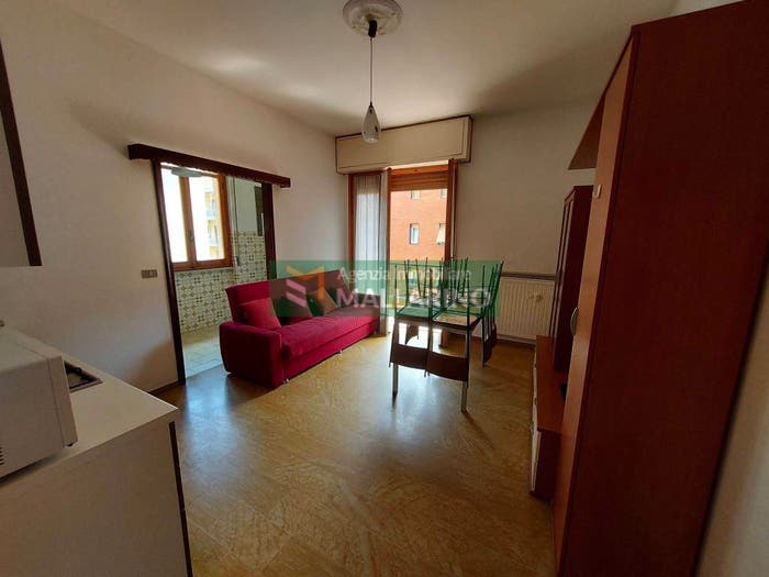 Appartamento quadrilocale in vendita in Via Camillo Sbarbaro, Centro, Finale Ligure