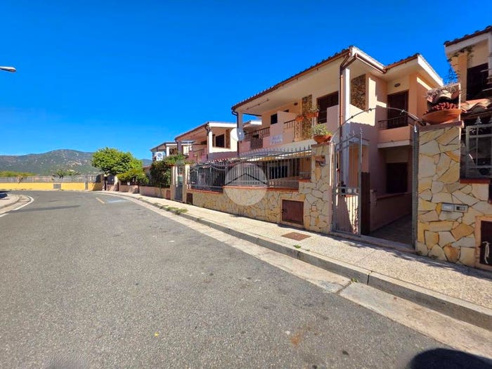 Casa trilocale in vendita in Via Parigi, Centro, Villasimius