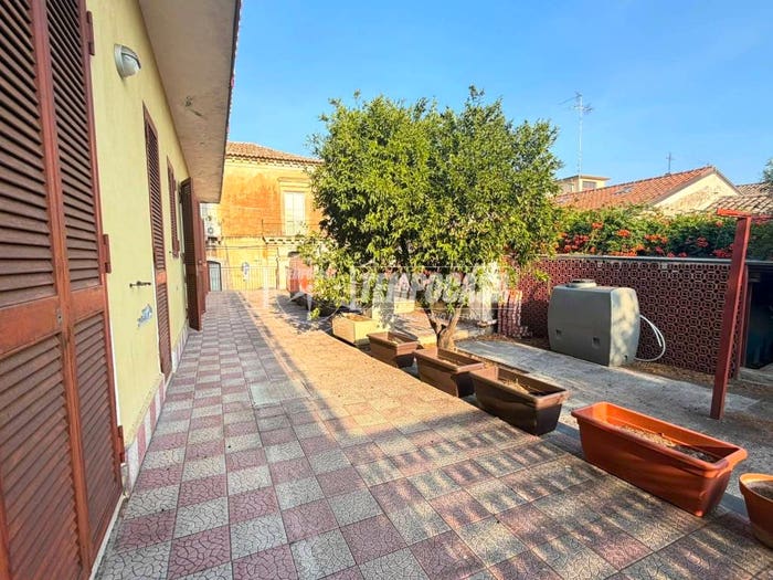 Appartamento trilocale in vendita in Via Etnea, Centro, Gravina di Catania