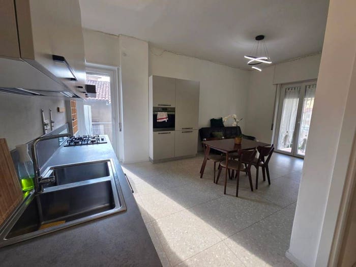 Appartamento bilocale in affitto in Via Vittorio Veneto, Centro, Arona