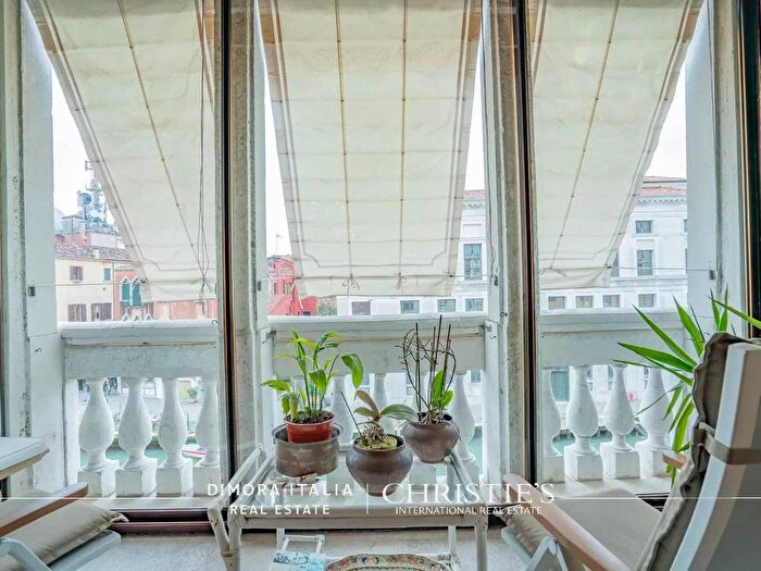 Appartamento con 6 locali in vendita in Ponte delle Guglie, Guglie San Leonardo, Venezia