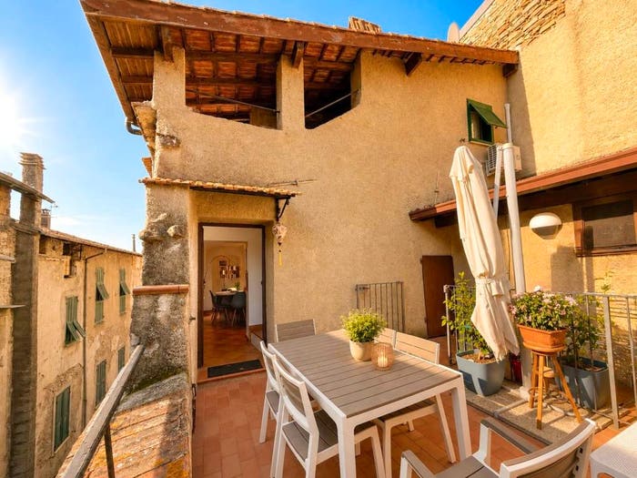 Appartamento bilocale in vendita in Via Dante Alighieri, Dolceacqua