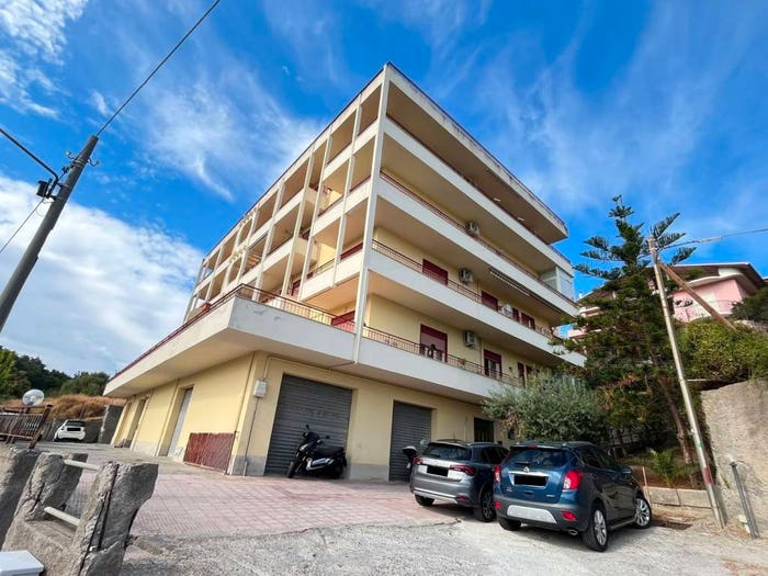 Appartamento con 5 locali in vendita in VIALE UGO FOSCOLO, Centro, Barcellona Pozzo di Gotto