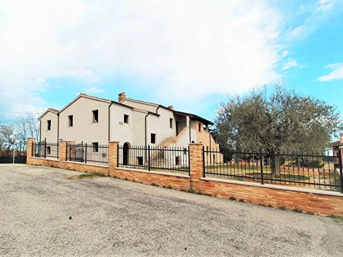 Casa con 6 locali in vendita in Contrada Sant'Egidio SNC, Monsampolo del Tronto