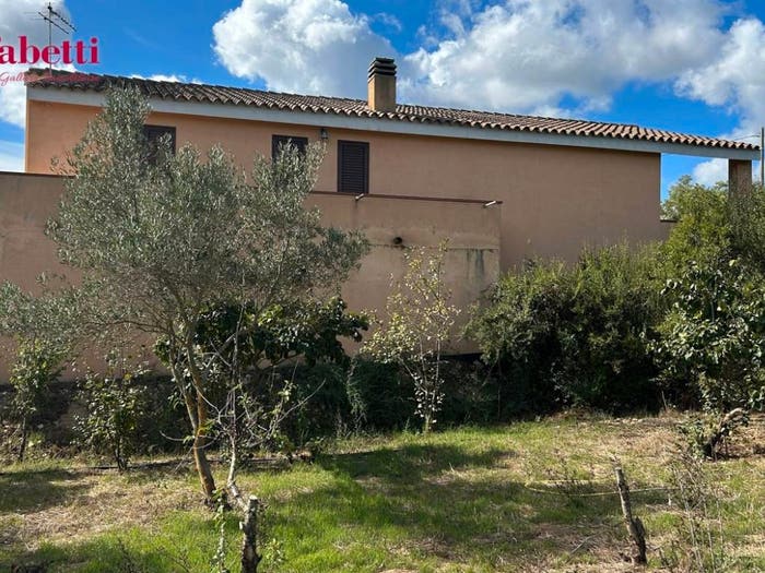 Casa con 6 locali in vendita in Via Giuanneddu, Arzachena Paese, Arzachena