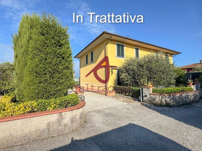 Casa con 6 locali in vendita in Centro, Lamporecchio