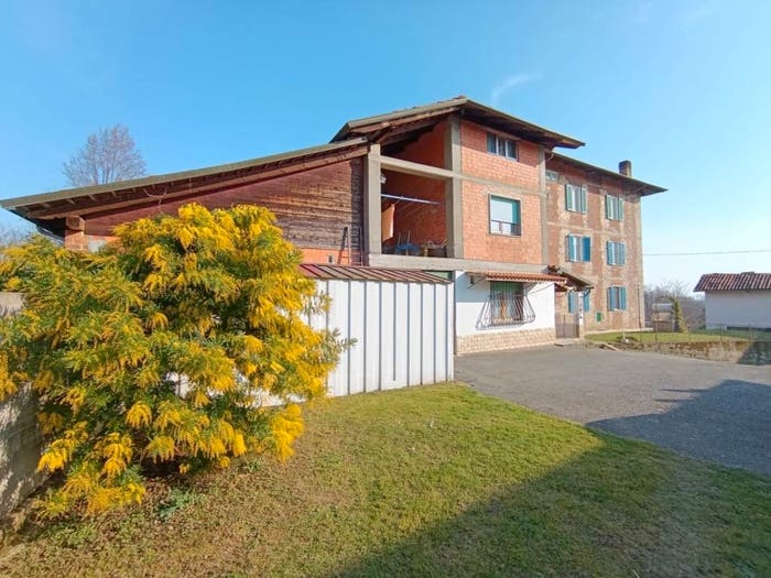 Casa con 6 locali in vendita in Borgata Uberto, Villa, Lessona