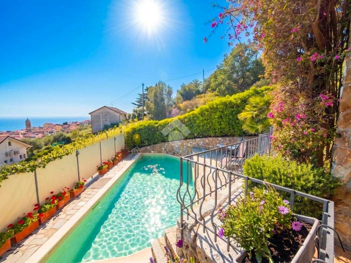 Casa con 6 locali in vendita in Via nuova santonio, Centro, Costarainera