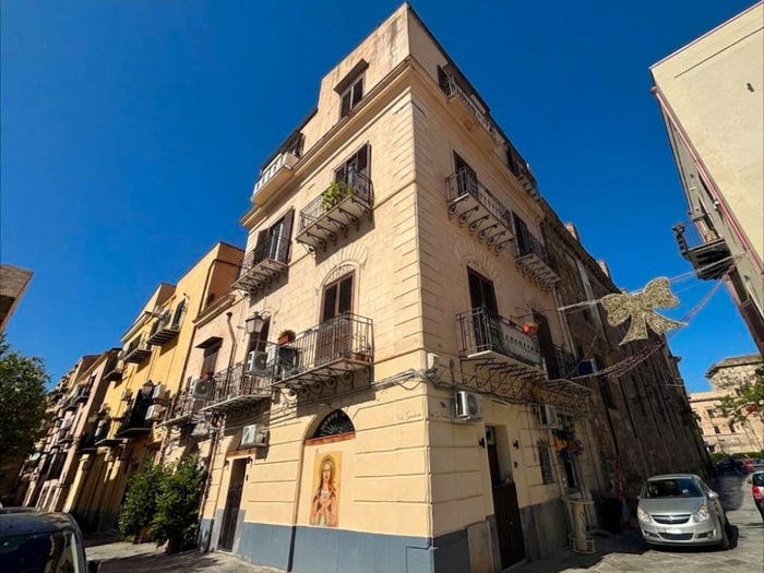 Appartamento trilocale in vendita in Via Spadaro, Kalsa, Palermo