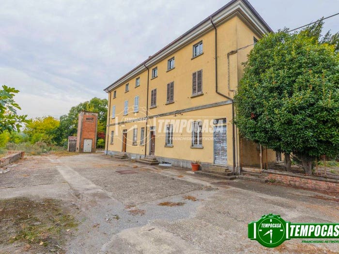 Appartamento con 6 locali in vendita in Via Caorsana, Roncaglia Borghetto, Piacenza