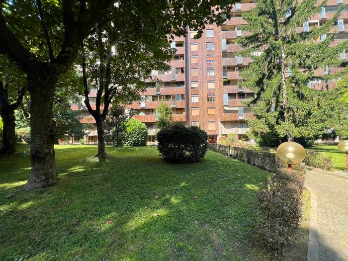 Appartamento quadrilocale in vendita in Via Pergine, Monte Stella, Milano