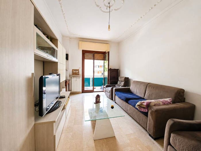Appartamento trilocale in vendita in Via Francesco Pastonchi, Marassi, Genova