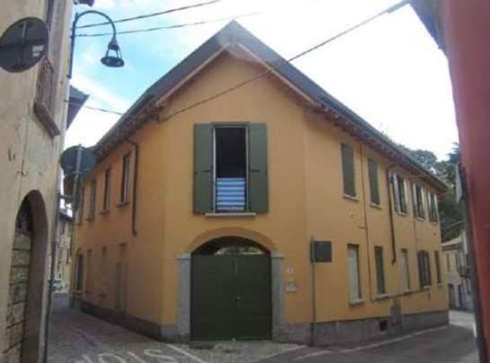 Appartamento trilocale in vendita in Via Chiesa Molinari, Centro, Erba