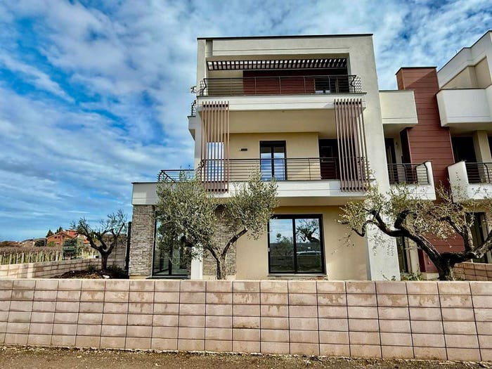 Casa con 5 locali in vendita in Via di Vermicino, Borghesiana, Roma